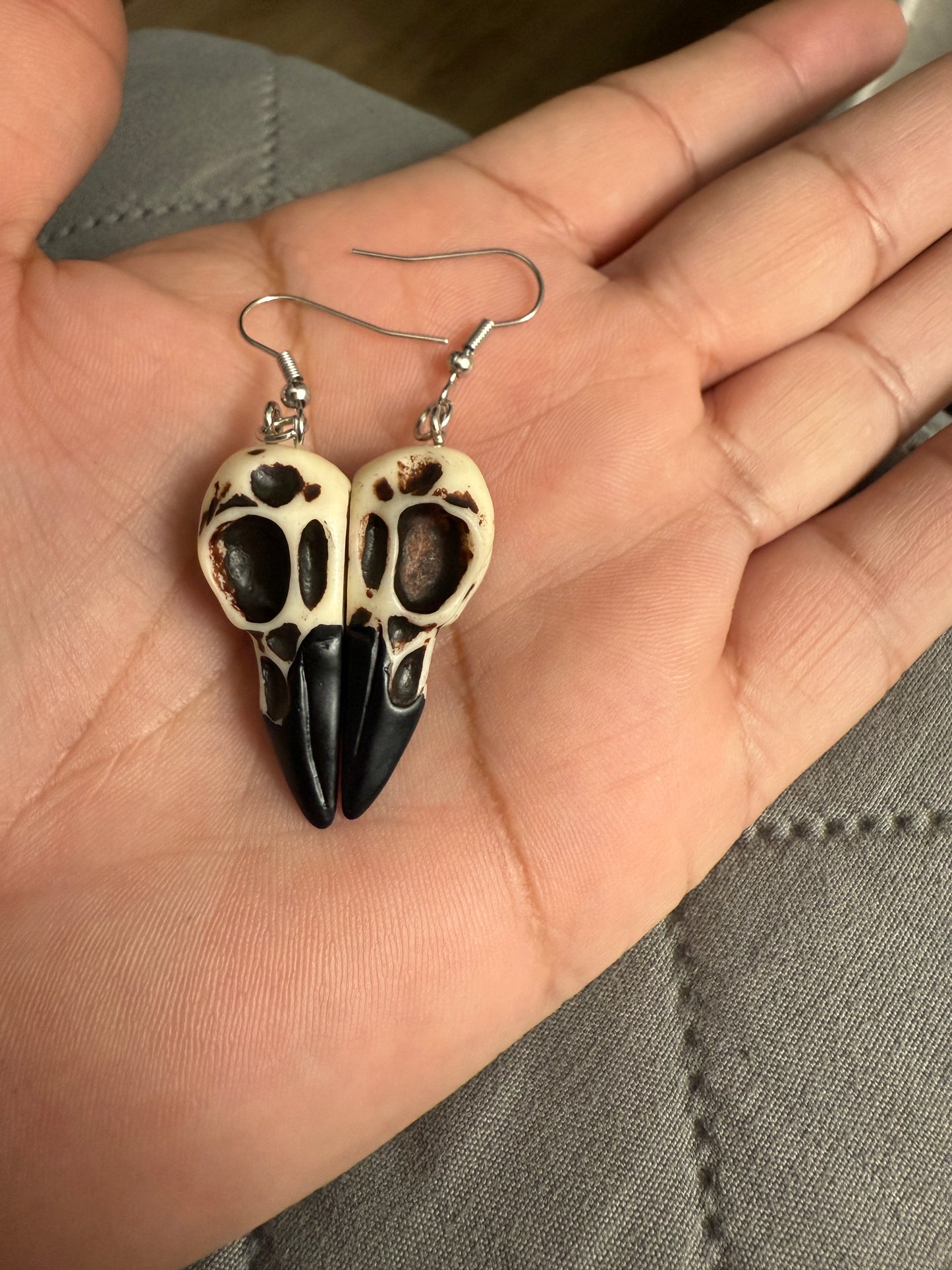 Raven Skull Earrings Resin Replica Crow Skull Earrings Tribal Halloween Party Gifts Wiccan (#35)