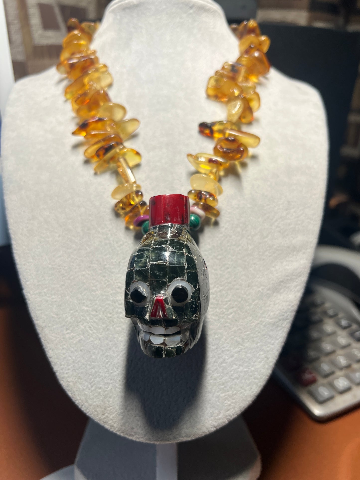 Aztec Death Whistle Serpentine Tiles, Obsidian Eyes, Nacre Teeth, Coral, Y Amber Beads Hecho en Mexico Indigenous