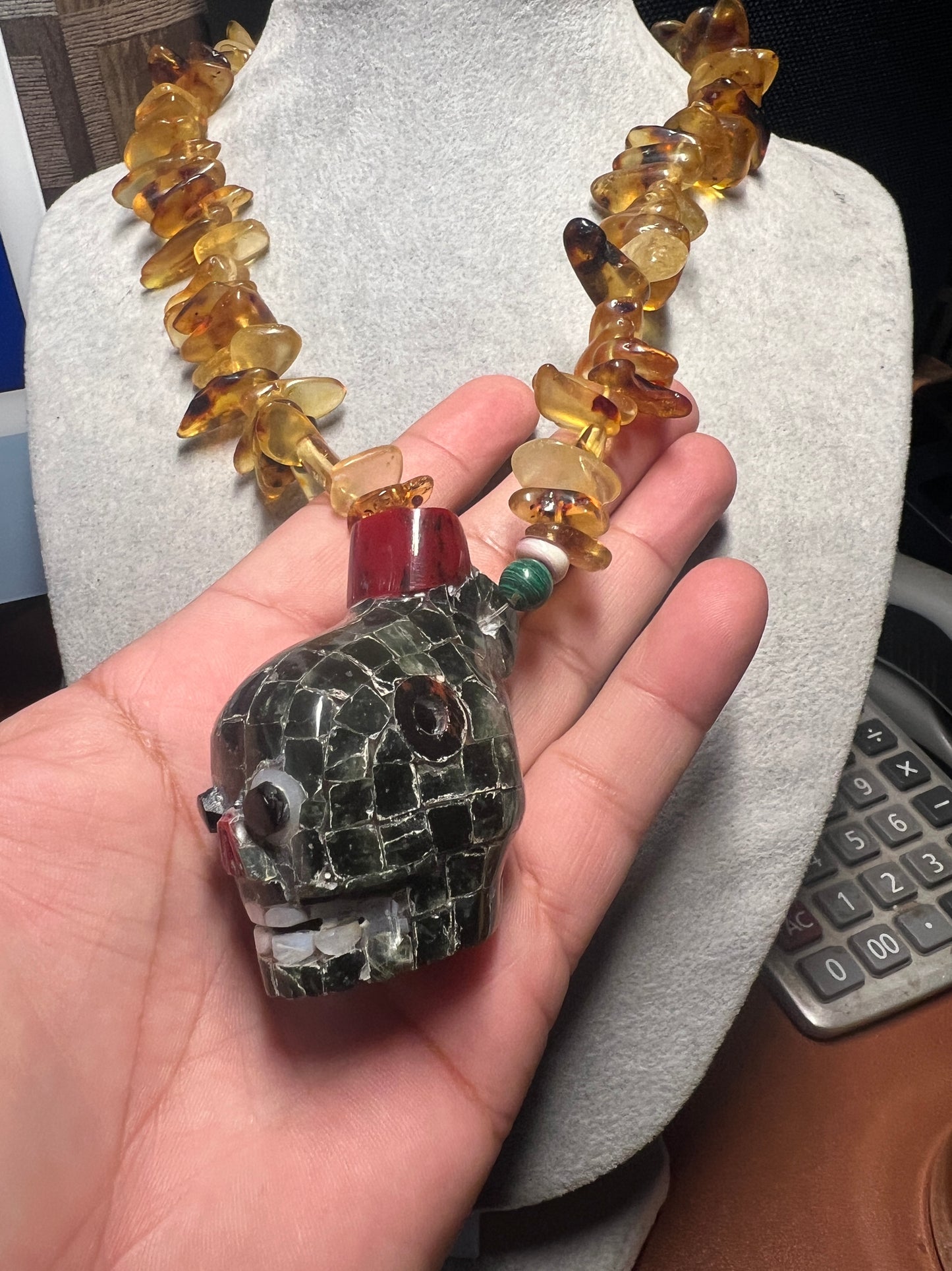 Aztec Death Whistle Serpentine Tiles, Obsidian Eyes, Nacre Teeth, Coral, Y Amber Beads Hecho en Mexico Indigenous