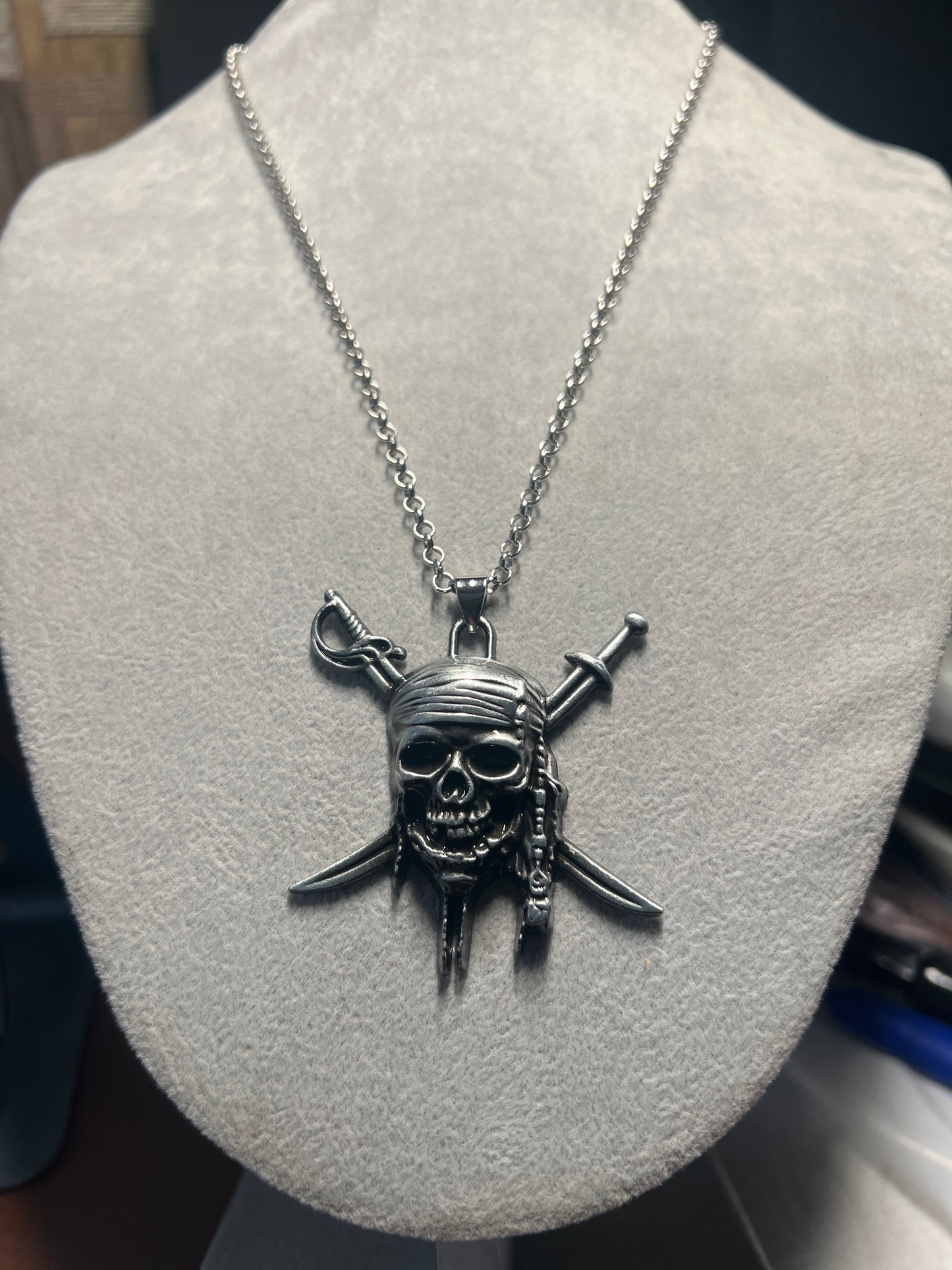 Fashion Vintage Charm Pirates Of The Caribbean Necklace Jack Sparrow's Skull Pendant Jewelry Men Women Gifts #35