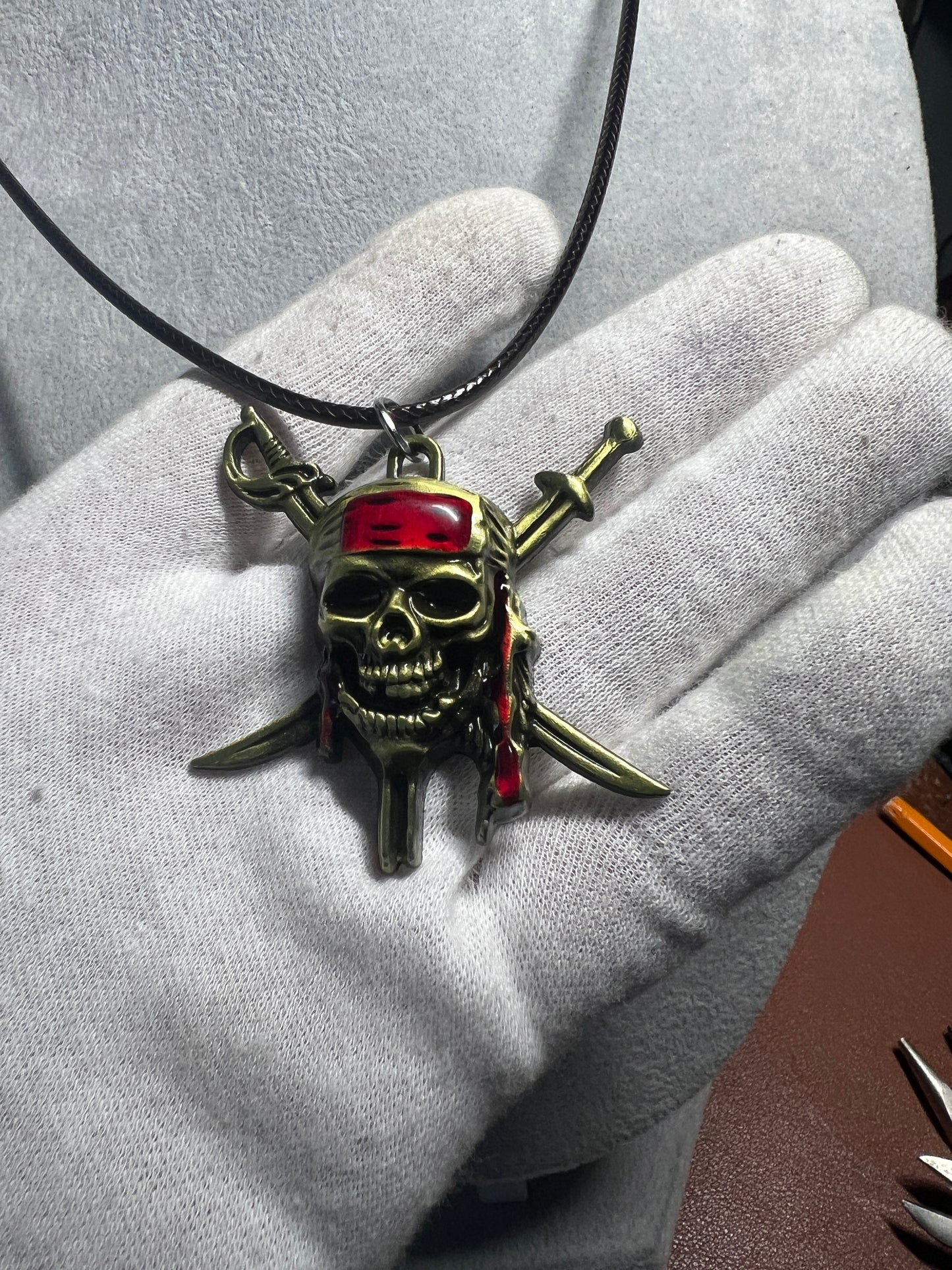 Metal Pirate Skull Pendants Blood Scarf Pirates of The Caribbean Necklaces (#13)