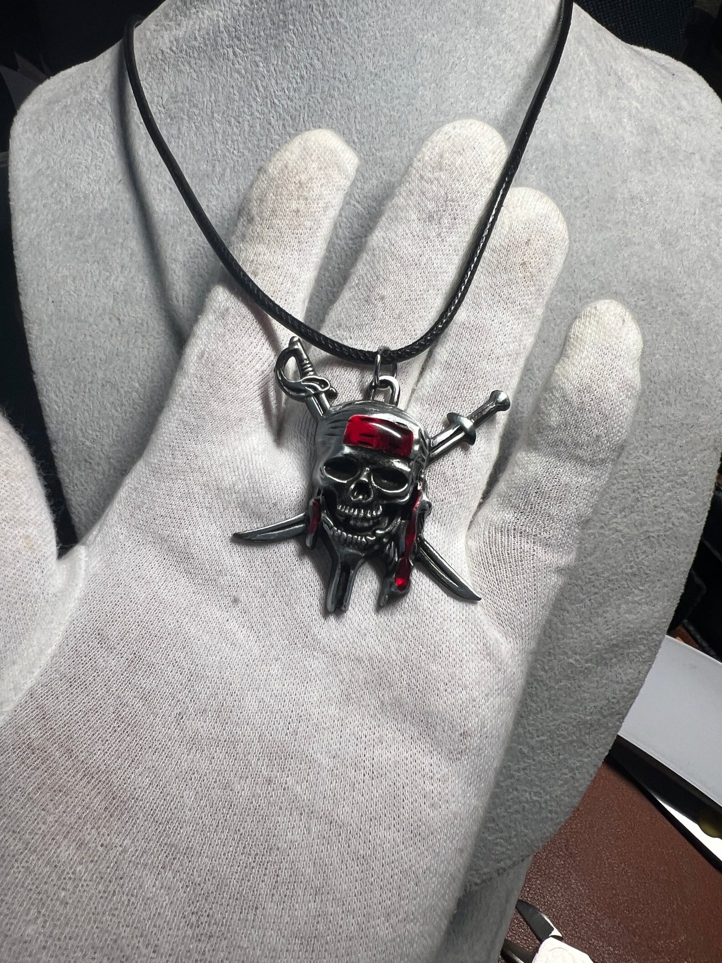 Metal Pirate Skull Pendants Blood Scarf Pirates of The Caribbean Necklaces (#13)