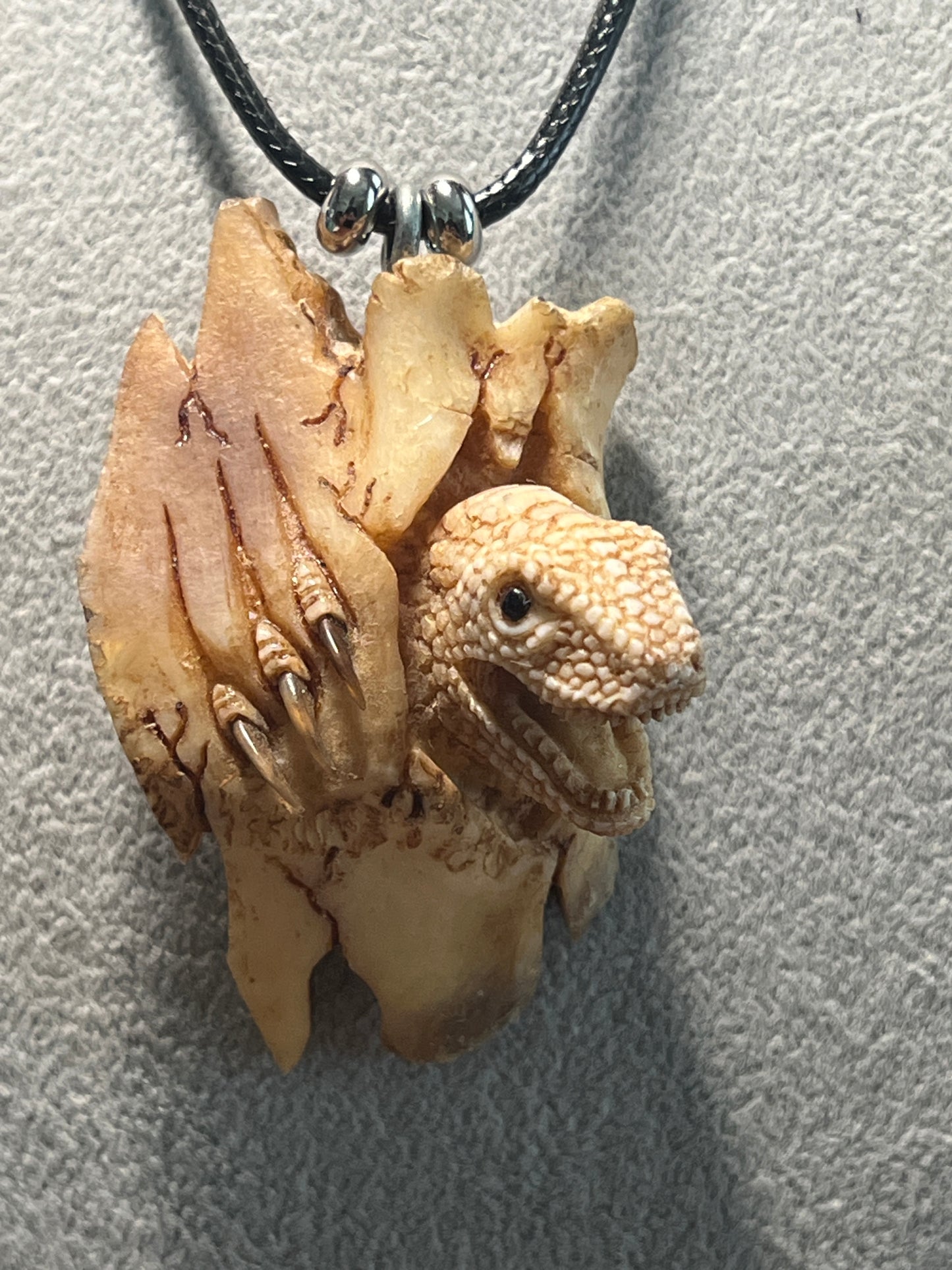 Velociraptor Jurassic Dinosaur Carved Deer Antler All Natural Mex Indigenous (H)