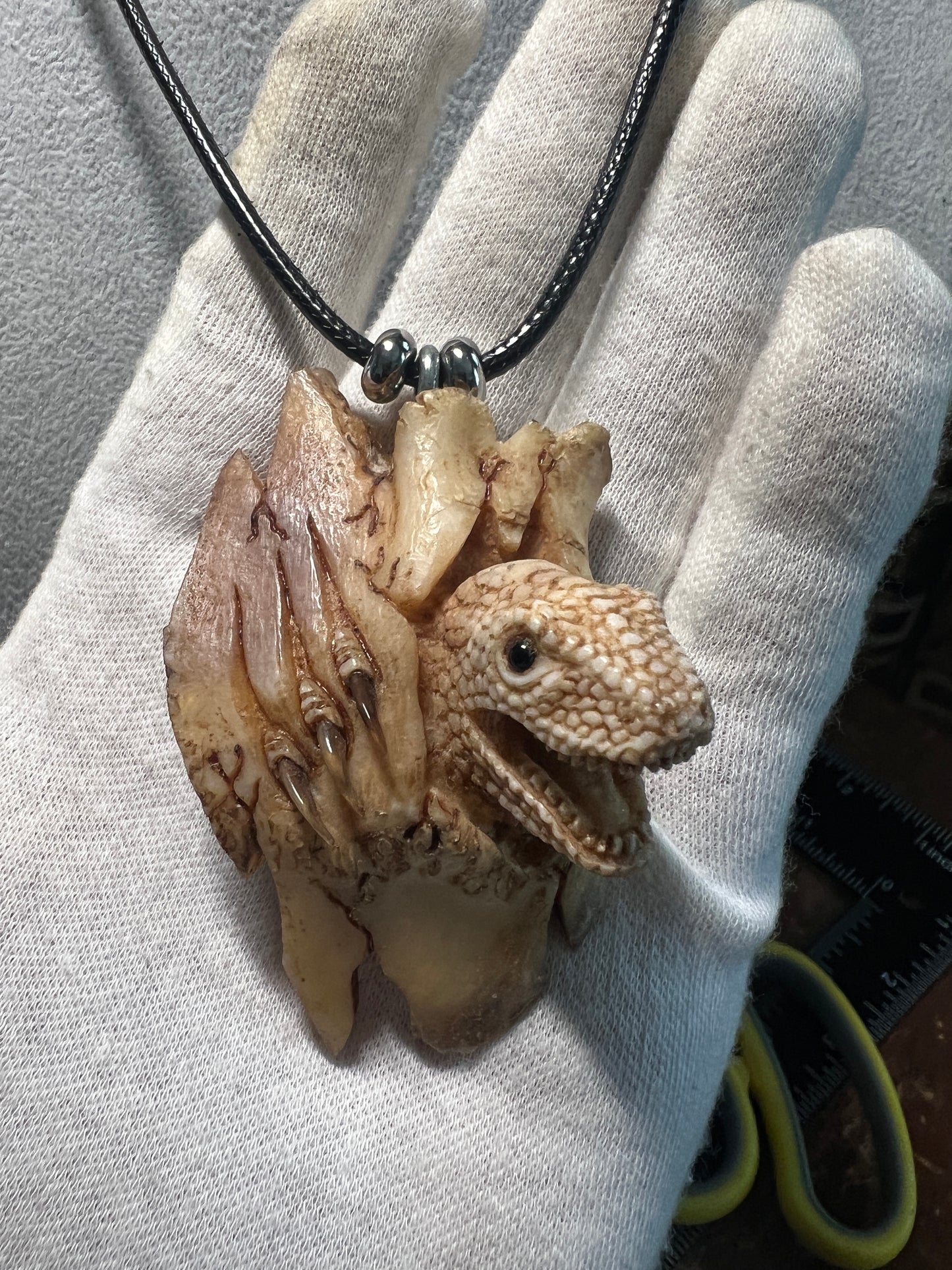 Velociraptor Jurassic Dinosaur Carved Deer Antler All Natural Mex Indigenous (H)