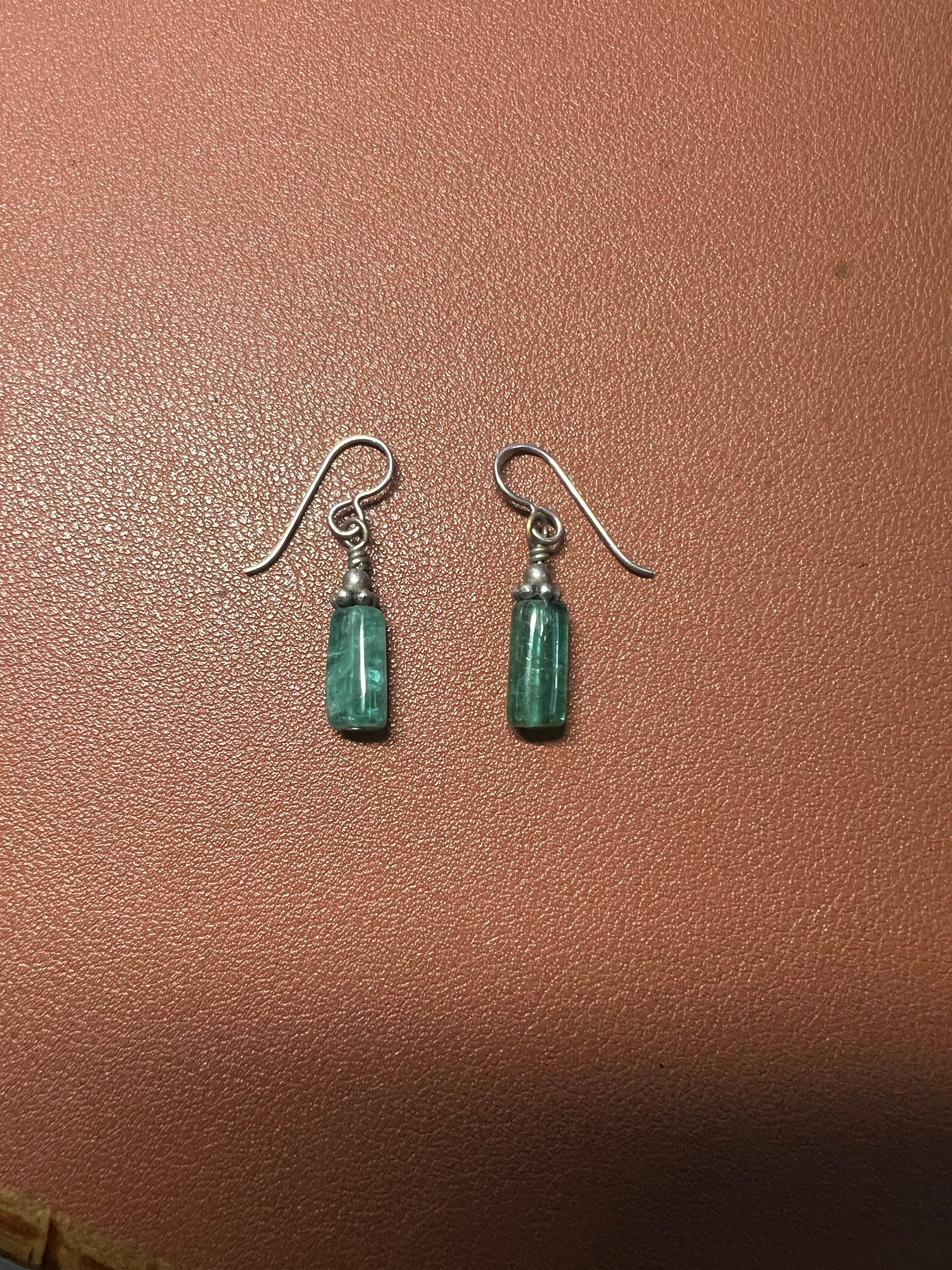 Unique Vintage Jade Dangle Earrings, tubular shape, excellent condition #7