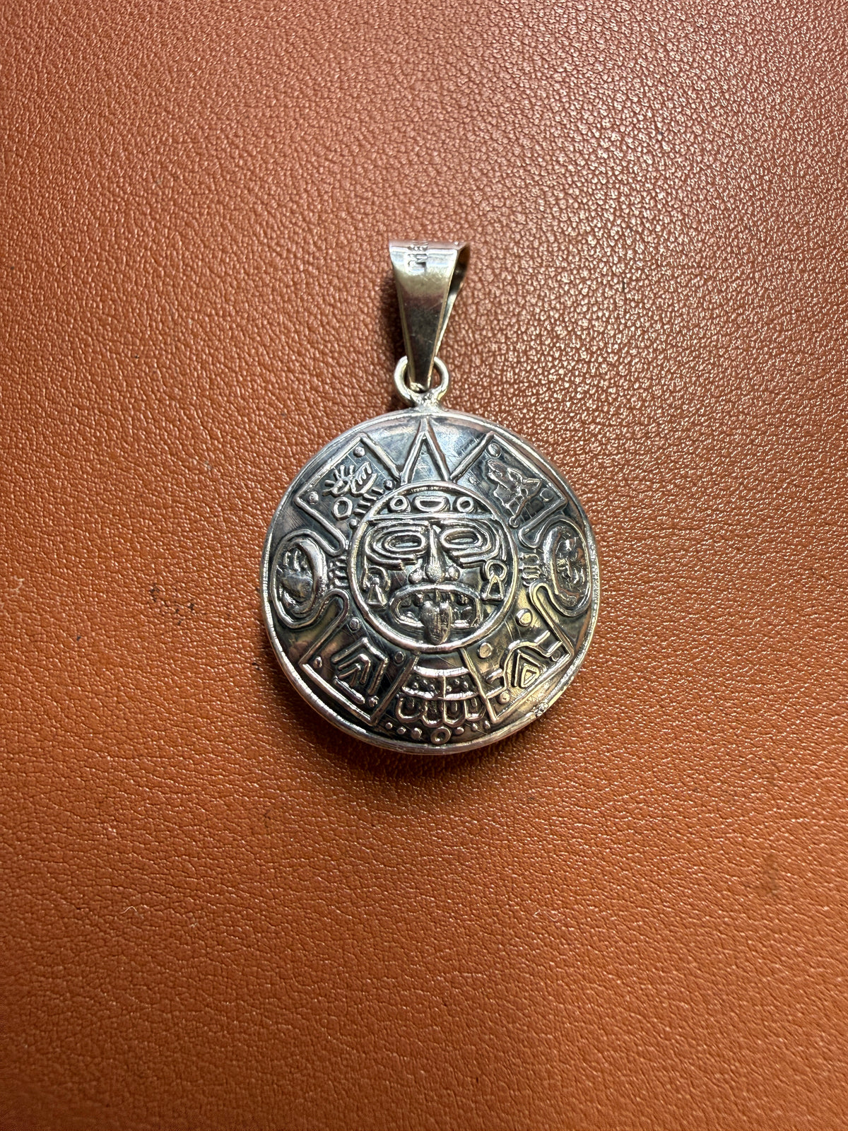 Vintage Tonatiuh Aztec Calendar UFO Saucer Sterling Pendant Necklace 11g (Xa40)