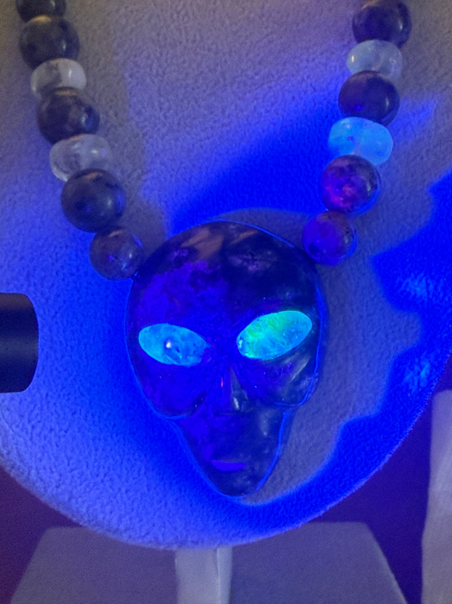 Serpentine Alien Head, Yooperlite Beads, Hyalite Eyes, UFO, Roswell, Mexico #H
