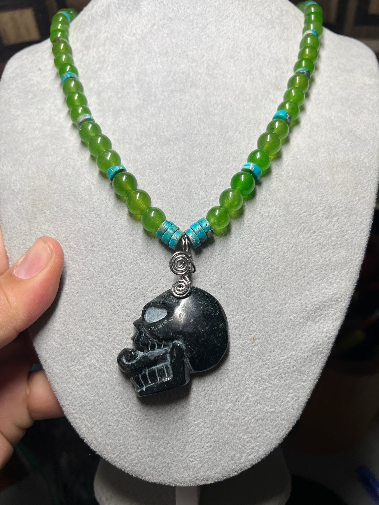 Jade Maquiztli Skull Aztec Pendant, Nefrite Turquoise Beads, adjustable (#12)