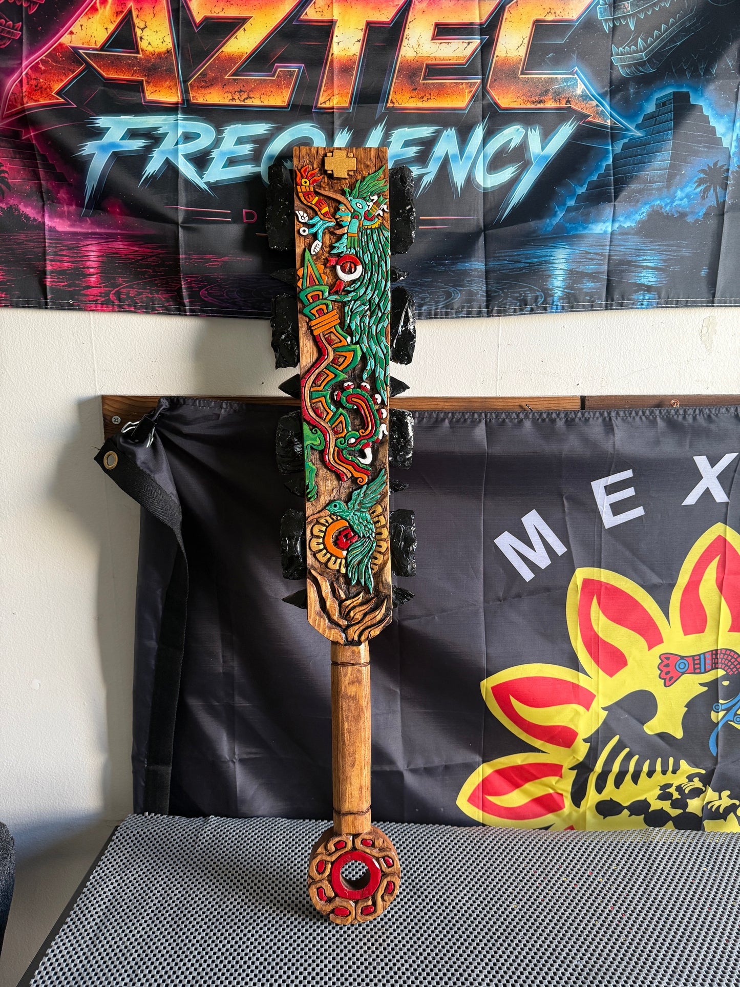 Large Aztec Macuahuitl Huitilipochtli, Quetzalcoatl,Hummingbird, Sword Club 31.5" Mexico