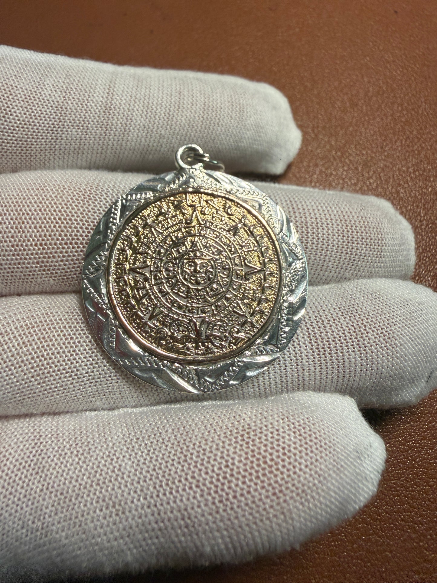 Sterling Silver Azteca Mexica Aztec Calendar Round Pendant 925 plated Chain (#10)