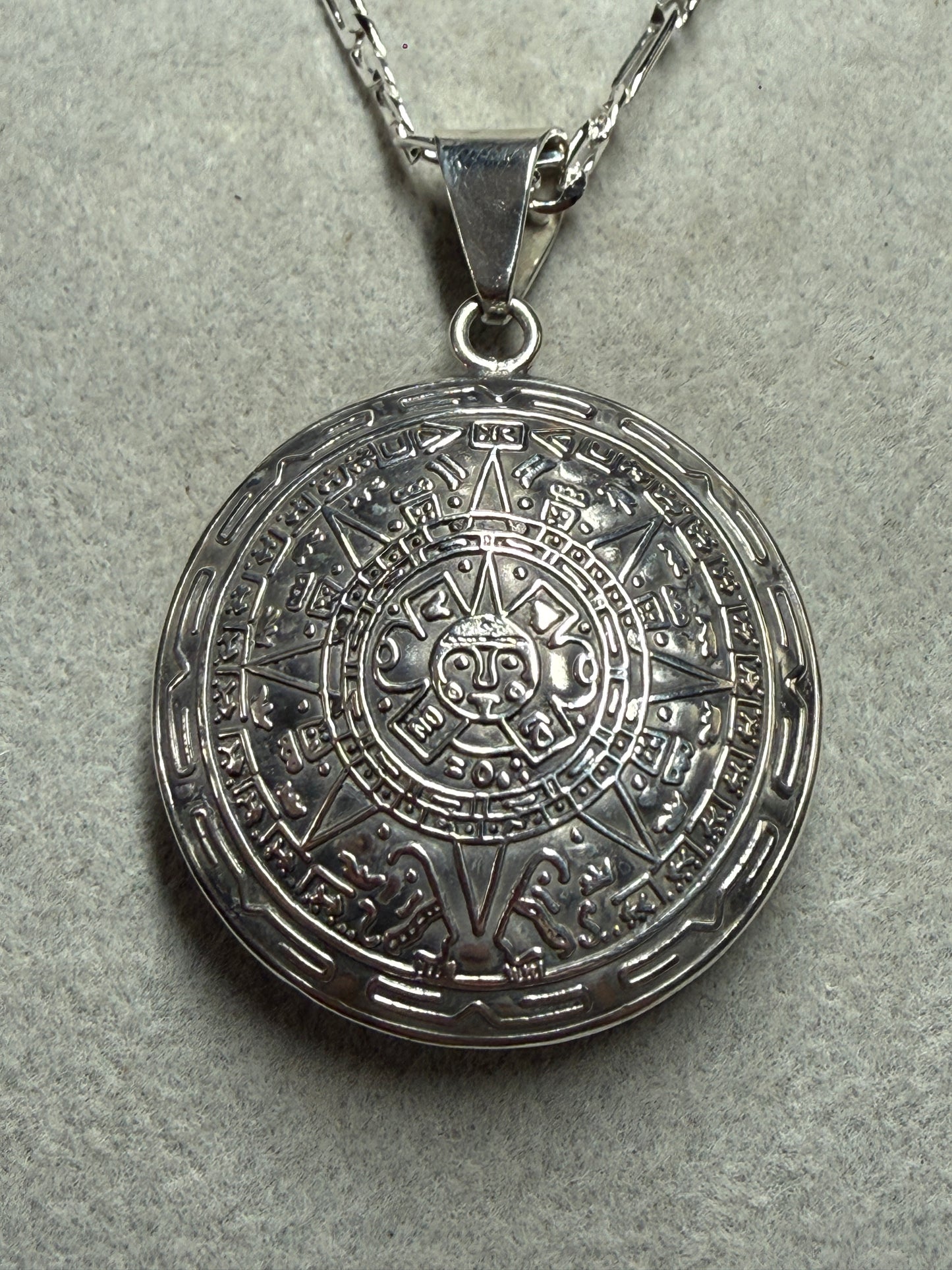 925 Sterling Silver Aztec Calendar Pendant Necklace Chain Tonatiuh Sun God (Xa33