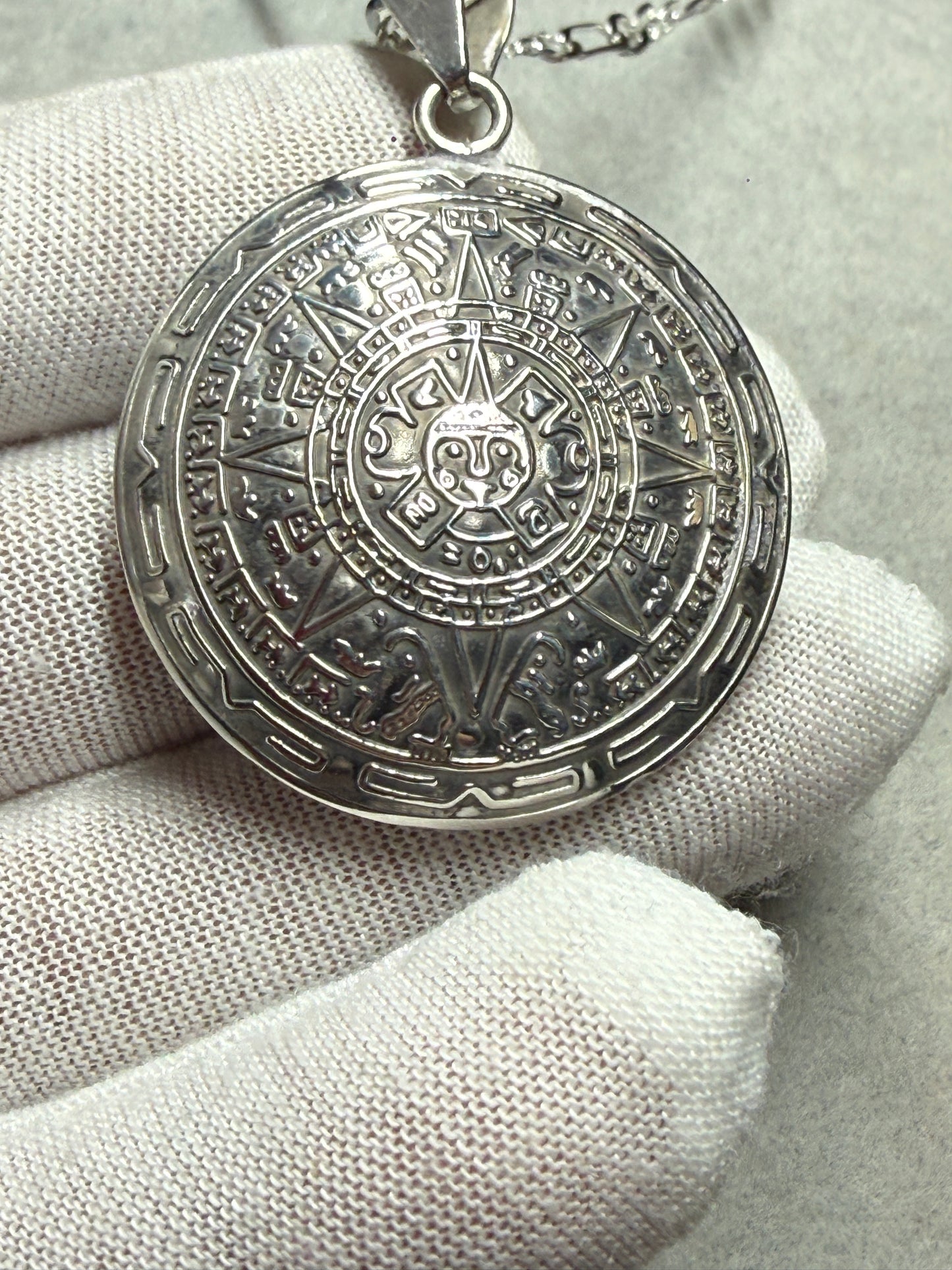 925 Sterling Silver Aztec Calendar Pendant Necklace Chain Tonatiuh Sun God (Xa33