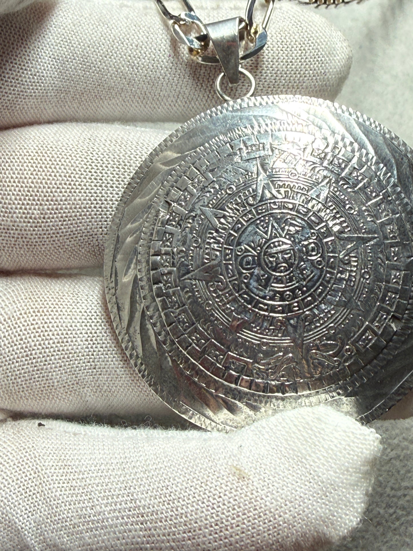 925 Sterling Silver Aztec Calendar Pendant Necklace Chain Tonatiuh Sun God (Xa34)