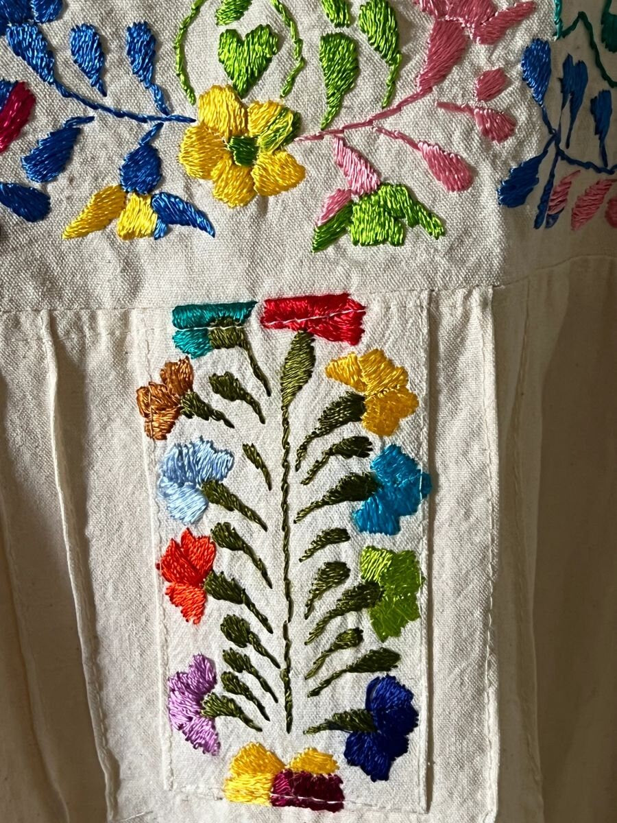 Mexican Women's Top Blouse, Hand made, Mexico, Embroidered, Size Small