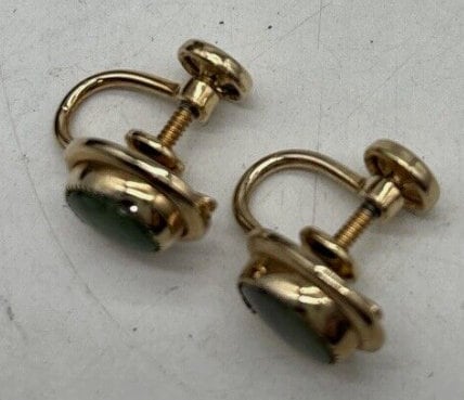 Sarah Coventry Green Jade 12 Kt Gold Filled Screw Back Earrings original Box EUC (#9)