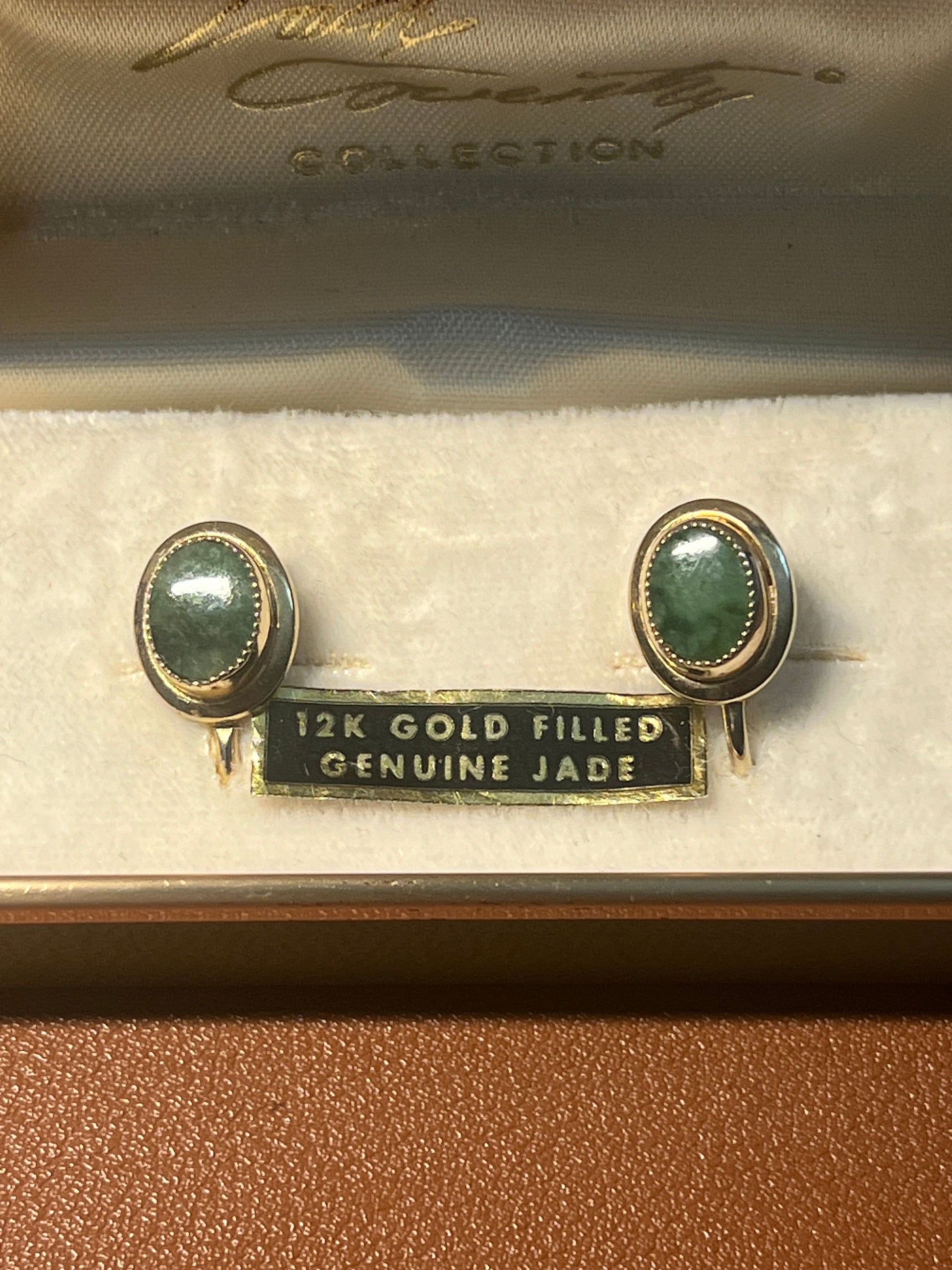 Sarah Coventry Green Jade 12 Kt Gold Filled Screw Back Earrings original Box EUC (#9)